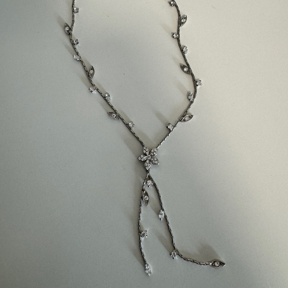 Beautiful Rhinestone and Silver Plated Floral Necklace - Picture 3 of 5